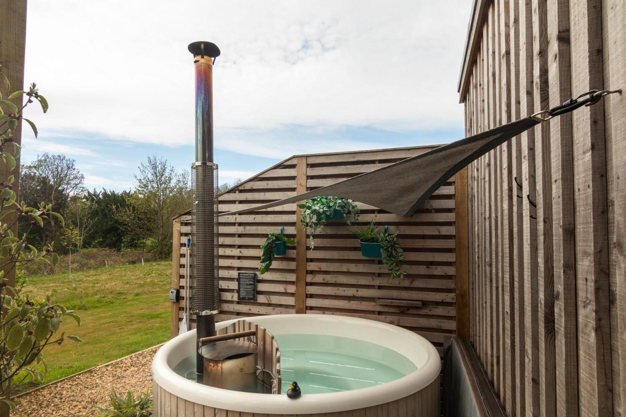 The Reef - Unique Hot Tub Cabin In Millport Exterior foto